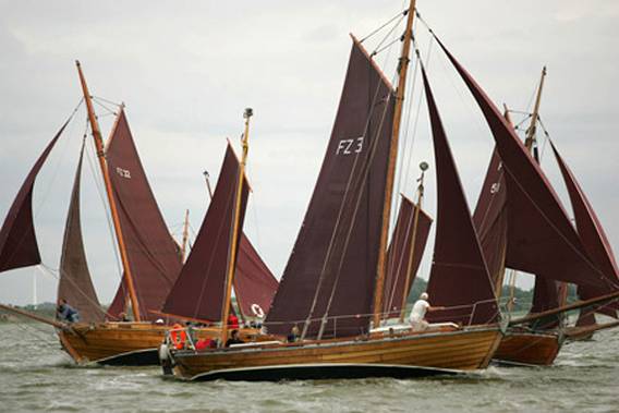 Bild zu Dierhäger Zeesenboot-Regatta